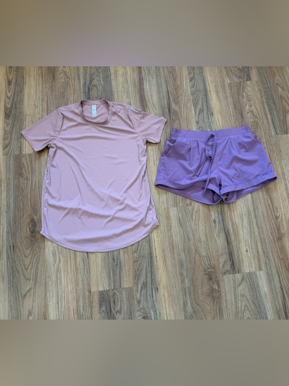 Zyia Active Medium Outfit Bundle | Ribbed Tee & Athletic Shorts